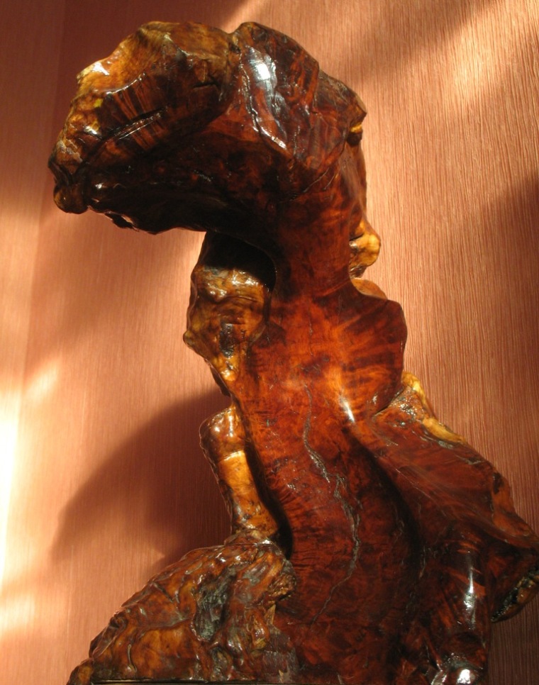 деревянная скульптура из наплыва